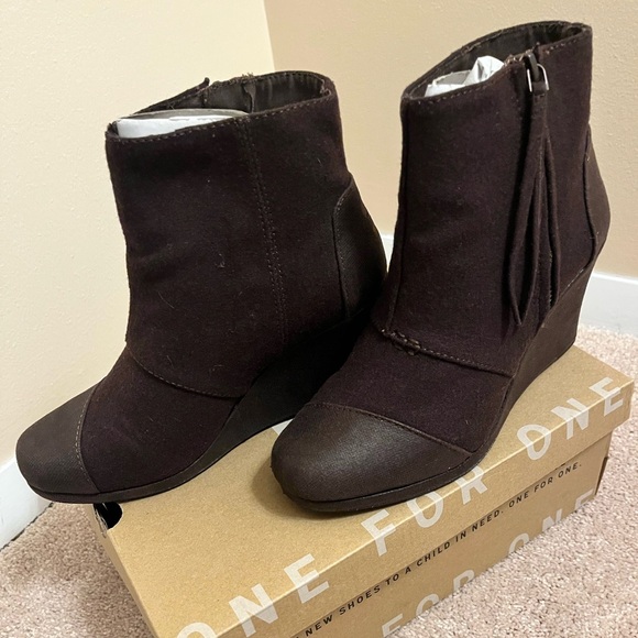 TOMS Desert Wedge High Dark Brown Wool Coated Canvas Booties Sz7 - Picture 3 of 5